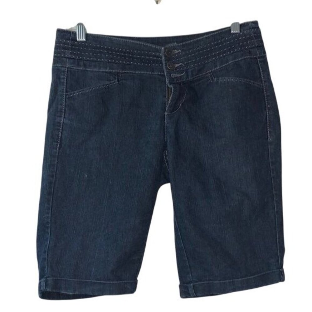 Maurices Womens Denim Bermuda Shorts Size 7/8 Medium Wash Stretch Cotton Blend C
